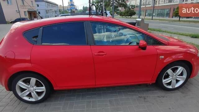 Червоний Сеат Leon, об'ємом двигуна 2 л та пробігом 203 тис. км за 4500 $, фото 5 на Automoto.ua