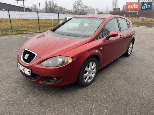 Червоний Сеат Leon, об'ємом двигуна 1.6 л та пробігом 219 тис. км за 5999 $, фото 2 на Automoto.ua