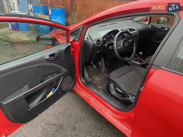 Красный Сеат Леон, объемом двигателя 1.98 л и пробегом 290 тыс. км за 4700 $, фото 9 на Automoto.ua