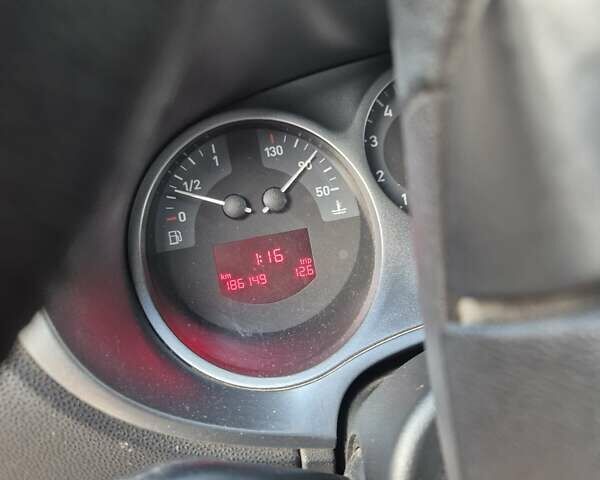 Червоний Сеат Leon, об'ємом двигуна 1.6 л та пробігом 186 тис. км за 6000 $, фото 18 на Automoto.ua