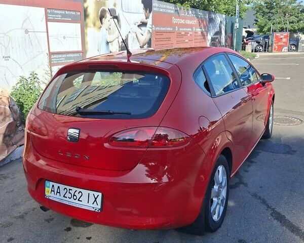Червоний Сеат Leon, об'ємом двигуна 1.6 л та пробігом 175 тис. км за 7200 $, фото 2 на Automoto.ua