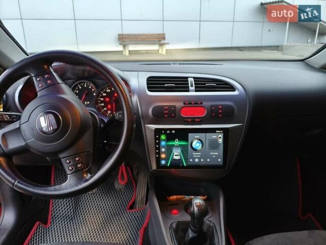 Красный Сеат Леон, объемом двигателя 2 л и пробегом 187 тыс. км за 5600 $, фото 12 на Automoto.ua