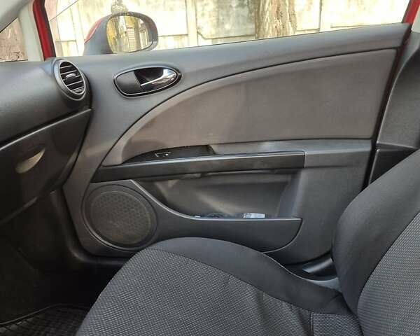 Червоний Сеат Leon, об'ємом двигуна 1.6 л та пробігом 186 тис. км за 6000 $, фото 21 на Automoto.ua