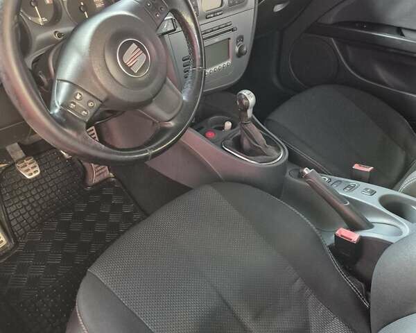 Червоний Сеат Leon, об'ємом двигуна 1.6 л та пробігом 186 тис. км за 6000 $, фото 23 на Automoto.ua