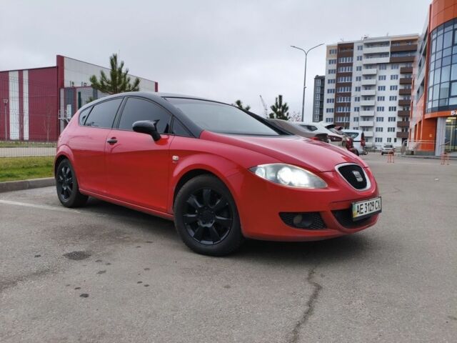 Красный Сеат Леон, объемом двигателя 2 л и пробегом 187 тыс. км за 5600 $, фото 7 на Automoto.ua