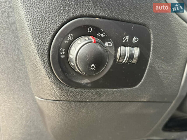 Червоний Сеат Leon, об'ємом двигуна 1.6 л та пробігом 213 тис. км за 5600 $, фото 1 на Automoto.ua