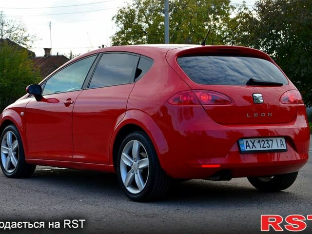 Червоний Сеат Leon, об'ємом двигуна 2 л та пробігом 206 тис. км за 6300 $, фото 4 на Automoto.ua