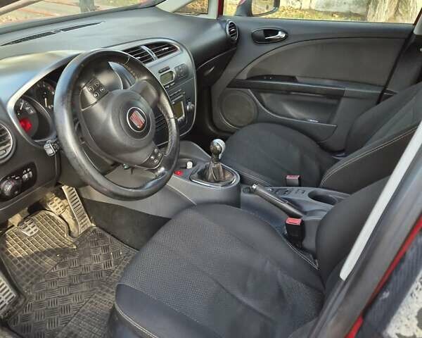 Червоний Сеат Leon, об'ємом двигуна 1.6 л та пробігом 186 тис. км за 6000 $, фото 17 на Automoto.ua