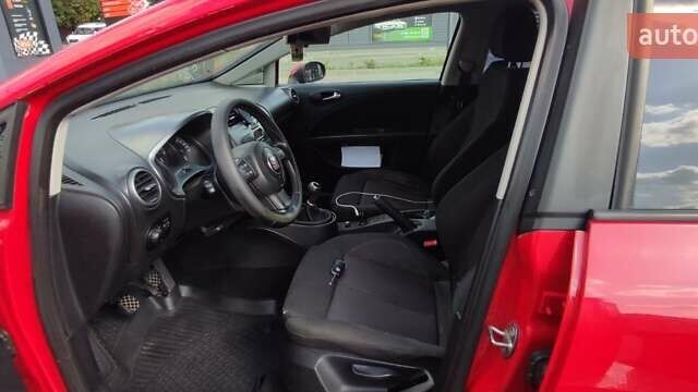 Червоний Сеат Leon, об'ємом двигуна 2 л та пробігом 203 тис. км за 4500 $, фото 11 на Automoto.ua