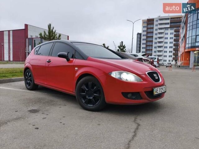 Червоний Сеат Leon, об'ємом двигуна 2 л та пробігом 188 тис. км за 5600 $, фото 4 на Automoto.ua