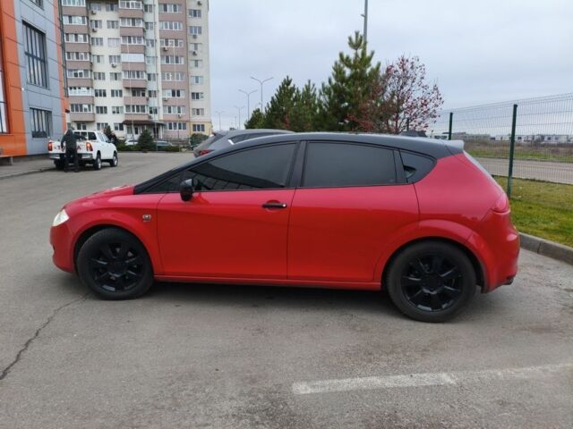 Красный Сеат Леон, объемом двигателя 2 л и пробегом 187 тыс. км за 5600 $, фото 2 на Automoto.ua