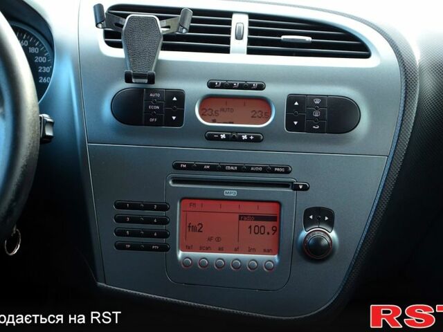 Червоний Сеат Leon, об'ємом двигуна 2 л та пробігом 206 тис. км за 6300 $, фото 11 на Automoto.ua