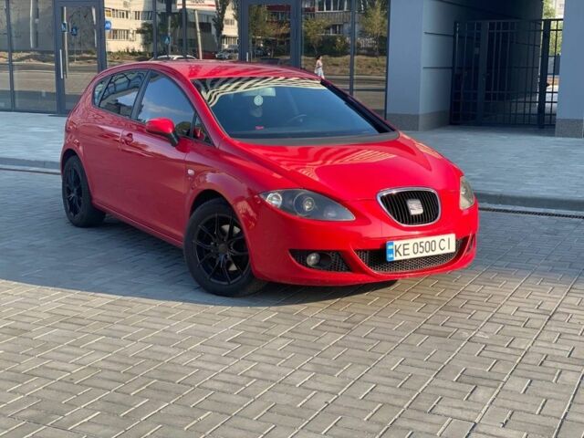 Червоний Сеат Leon, об'ємом двигуна 2 л та пробігом 238 тис. км за 5999 $, фото 1 на Automoto.ua
