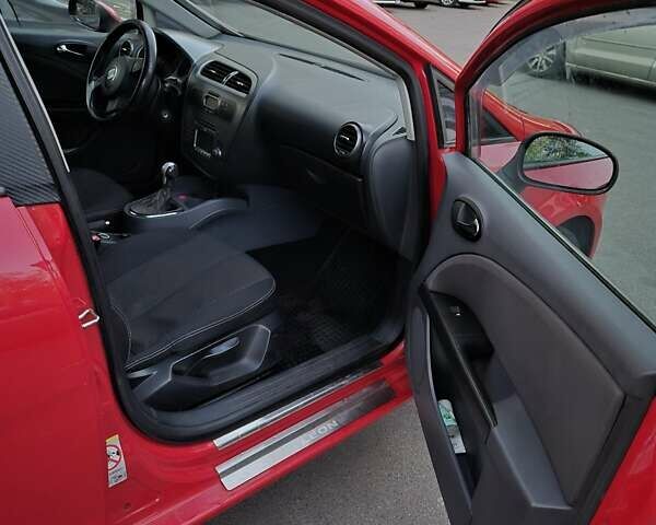 Червоний Сеат Leon, об'ємом двигуна 1.6 л та пробігом 186 тис. км за 6000 $, фото 13 на Automoto.ua