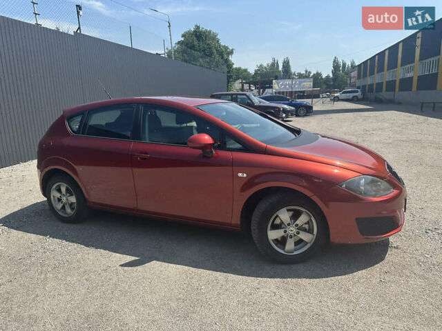 Червоний Сеат Leon, об'ємом двигуна 1.9 л та пробігом 245 тис. км за 6500 $, фото 5 на Automoto.ua