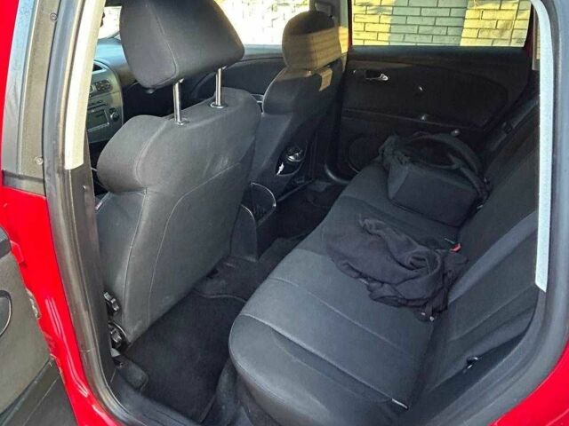Червоний Сеат Leon, об'ємом двигуна 2 л та пробігом 280 тис. км за 6800 $, фото 5 на Automoto.ua