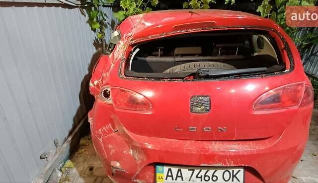 Червоний Сеат Leon, об'ємом двигуна 1.6 л та пробігом 152 тис. км за 4000 $, фото 11 на Automoto.ua