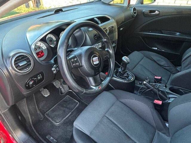 Червоний Сеат Leon, об'ємом двигуна 2 л та пробігом 280 тис. км за 6800 $, фото 7 на Automoto.ua