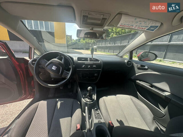 Червоний Сеат Leon, об'ємом двигуна 1.9 л та пробігом 245 тис. км за 6500 $, фото 24 на Automoto.ua