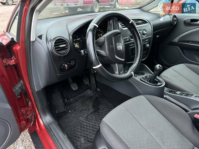 Красный Сеат Леон, объемом двигателя 1.9 л и пробегом 245 тыс. км за 6400 $, фото 26 на Automoto.ua