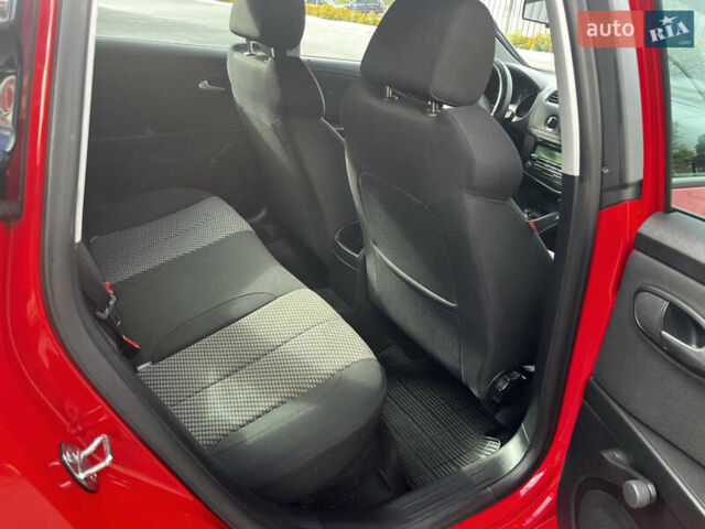 Червоний Сеат Leon, об'ємом двигуна 1.2 л та пробігом 189 тис. км за 5200 $, фото 13 на Automoto.ua