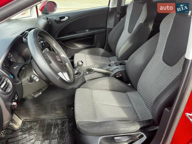 Червоний Сеат Leon, об'ємом двигуна 1.2 л та пробігом 189 тис. км за 5100 $, фото 23 на Automoto.ua