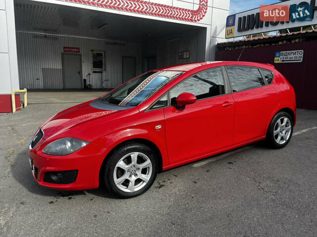 Червоний Сеат Leon, об'ємом двигуна 1.2 л та пробігом 189 тис. км за 5200 $, фото 22 на Automoto.ua