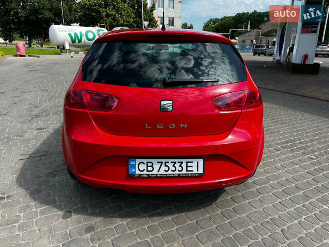 Червоний Сеат Leon, об'ємом двигуна 1.2 л та пробігом 188 тис. км за 5500 $, фото 4 на Automoto.ua