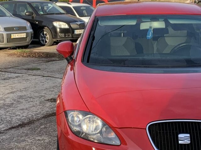 Красный Сеат Леон, объемом двигателя 1.9 л и пробегом 290 тыс. км за 5800 $, фото 2 на Automoto.ua