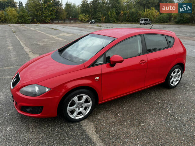 Червоний Сеат Leon, об'ємом двигуна 1.2 л та пробігом 189 тис. км за 5200 $, фото 3 на Automoto.ua