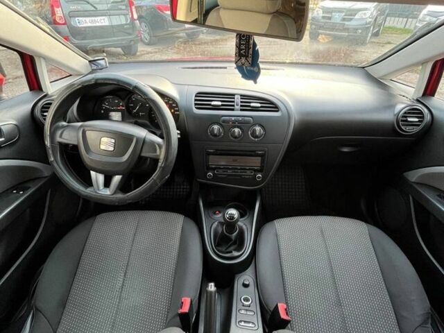 Красный Сеат Леон, объемом двигателя 1.9 л и пробегом 290 тыс. км за 5800 $, фото 6 на Automoto.ua