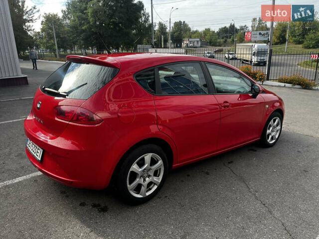 Червоний Сеат Leon, об'ємом двигуна 1.2 л та пробігом 189 тис. км за 5200 $, фото 26 на Automoto.ua