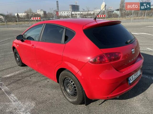 Сеат Леон 2011 в Киеве на Automoto.ua Красный Сеат Леон, объемом двигателя 1.39 л и пробегом 89 тыс. км за 6900 $, фото 1 на Automoto.ua