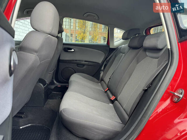 Червоний Сеат Leon, об'ємом двигуна 1.39 л та пробігом 269 тис. км за 5700 $, фото 16 на Automoto.ua