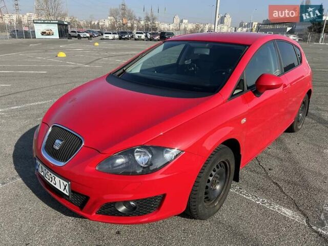 Сеат Леон 2011 в Киеве на Automoto.ua Красный Сеат Леон, объемом двигателя 1.39 л и пробегом 89 тыс. км за 6900 $, фото 3 на Automoto.ua