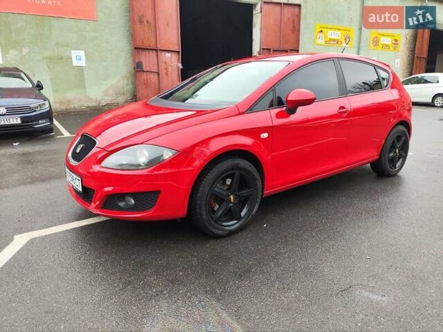 Червоний Сеат Leon, об'ємом двигуна 1.39 л та пробігом 140 тис. км за 6000 $, фото 1 на Automoto.ua