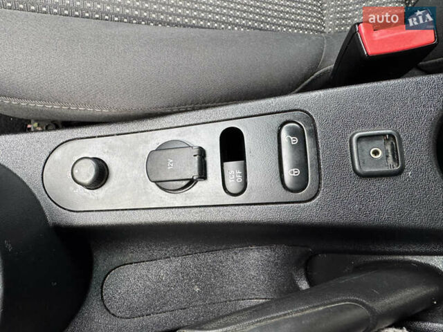 Червоний Сеат Leon, об'ємом двигуна 1.39 л та пробігом 269 тис. км за 5700 $, фото 28 на Automoto.ua