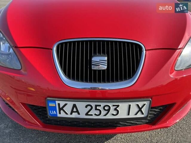 Сеат Леон 2011 в Киеве на Automoto.ua Красный Сеат Леон, объемом двигателя 1.39 л и пробегом 89 тыс. км за 6900 $, фото 6 на Automoto.ua