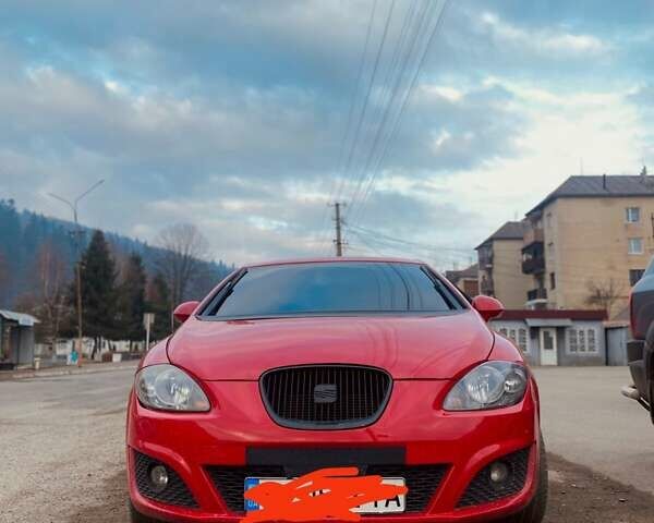 Красный Сеат Леон, объемом двигателя 1.39 л и пробегом 350 тыс. км за 5500 $, фото 3 на Automoto.ua