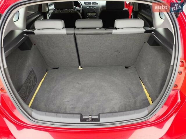 Червоний Сеат Leon, об'ємом двигуна 1.39 л та пробігом 140 тис. км за 6000 $, фото 14 на Automoto.ua