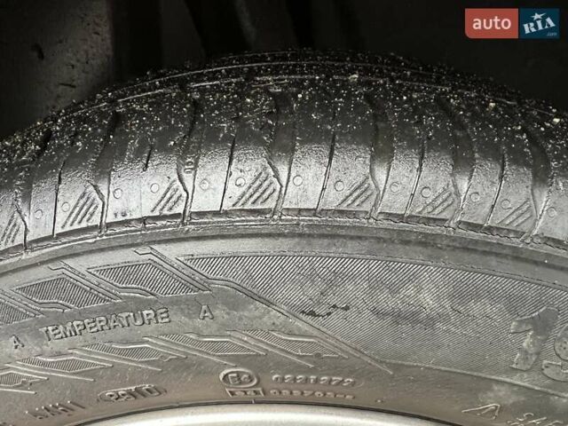 Сеат Леон 2011 в Киеве на Automoto.ua Красный Сеат Леон, объемом двигателя 1.39 л и пробегом 89 тыс. км за 6900 $, фото 47 на Automoto.ua