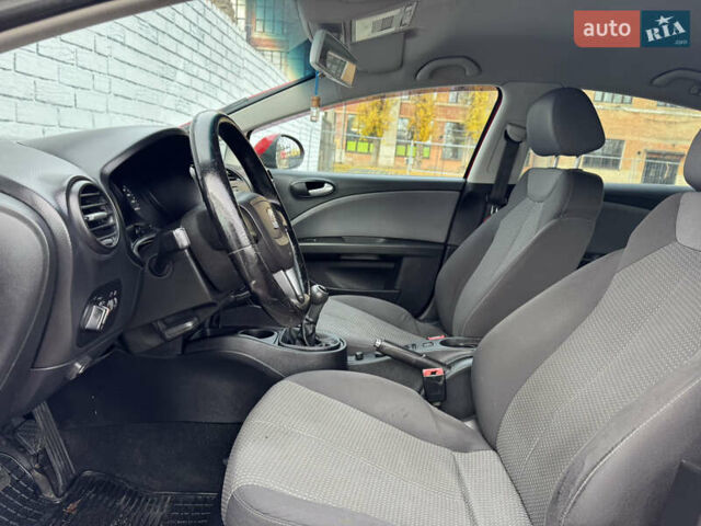 Червоний Сеат Leon, об'ємом двигуна 1.39 л та пробігом 269 тис. км за 5700 $, фото 23 на Automoto.ua