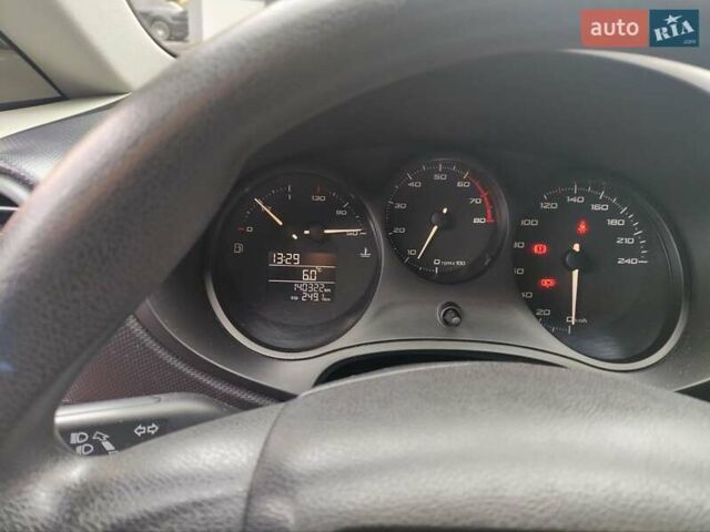 Червоний Сеат Leon, об'ємом двигуна 1.39 л та пробігом 140 тис. км за 6000 $, фото 19 на Automoto.ua