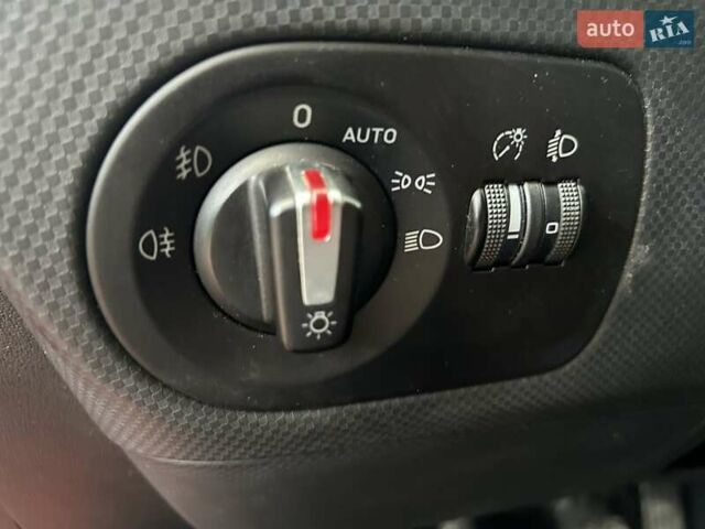 Красный Сеат Леон, объемом двигателя 1.8 л и пробегом 143 тыс. км за 7200 $, фото 31 на Automoto.ua