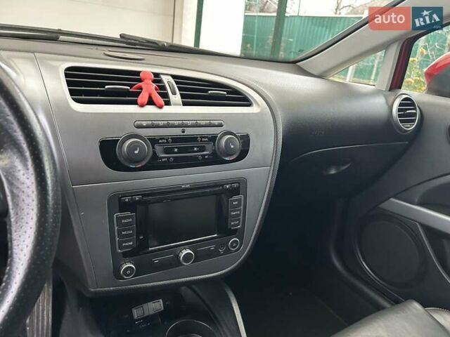 Красный Сеат Леон, объемом двигателя 1.8 л и пробегом 143 тыс. км за 7200 $, фото 18 на Automoto.ua