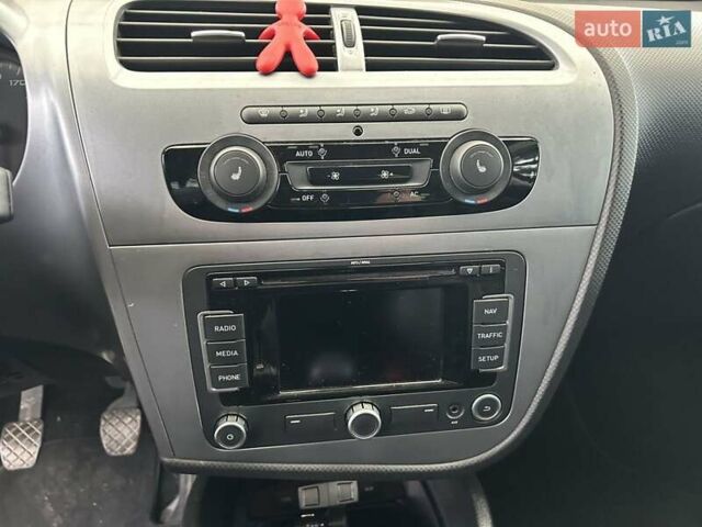 Красный Сеат Леон, объемом двигателя 1.8 л и пробегом 143 тыс. км за 7200 $, фото 19 на Automoto.ua