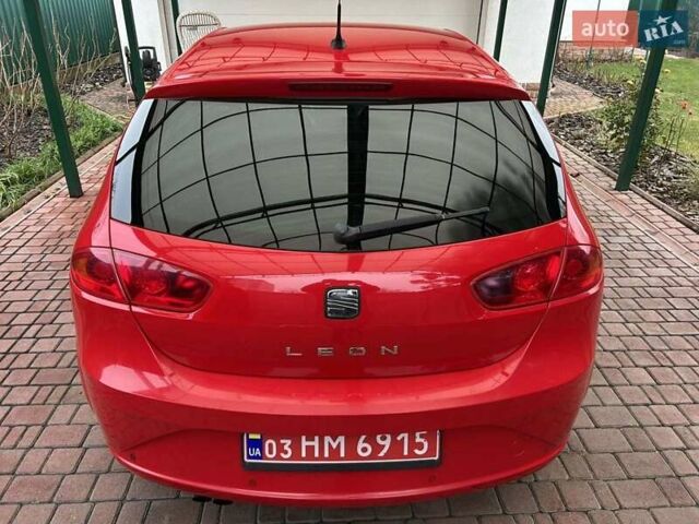 Красный Сеат Леон, объемом двигателя 1.8 л и пробегом 143 тыс. км за 7200 $, фото 4 на Automoto.ua