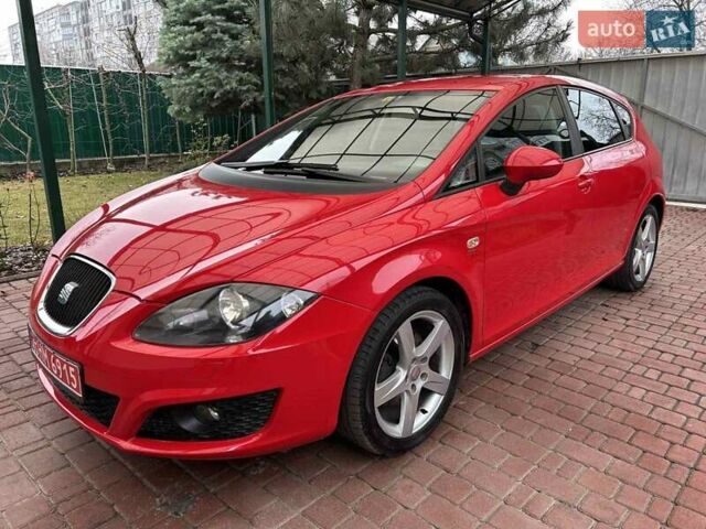 Красный Сеат Леон, объемом двигателя 1.8 л и пробегом 143 тыс. км за 7200 $, фото 1 на Automoto.ua
