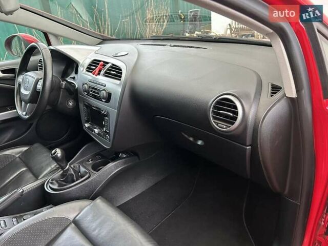 Красный Сеат Леон, объемом двигателя 1.8 л и пробегом 143 тыс. км за 7200 $, фото 53 на Automoto.ua