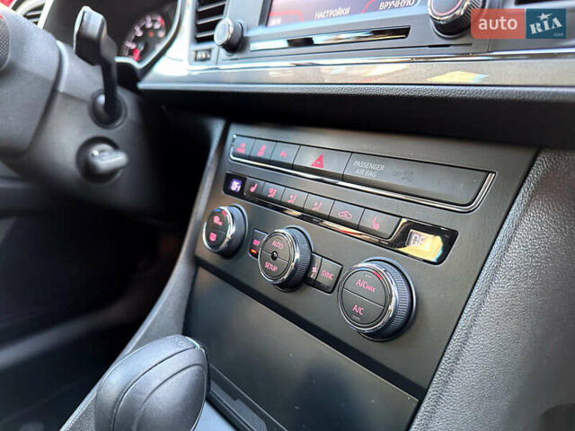 Красный Сеат Леон, объемом двигателя 1.8 л и пробегом 169 тыс. км за 10500 $, фото 18 на Automoto.ua